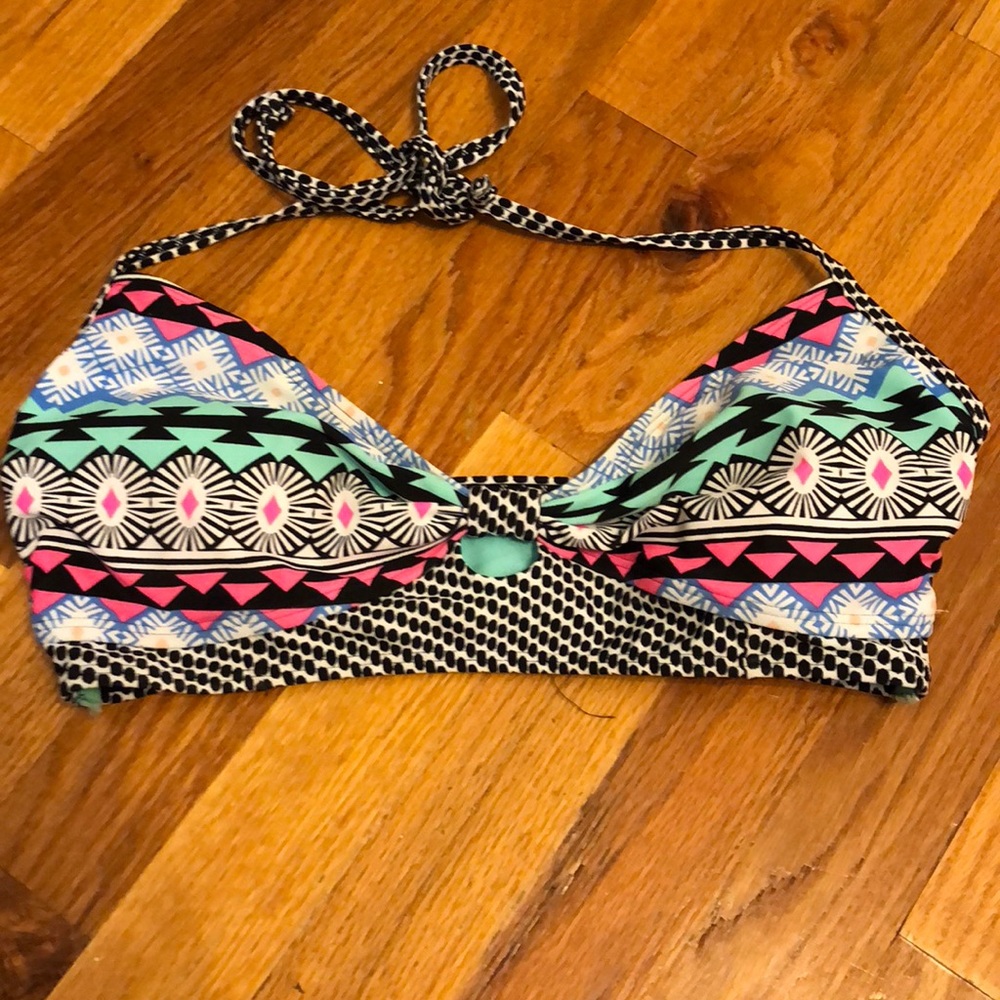 Old navy swim top! Size medium!!